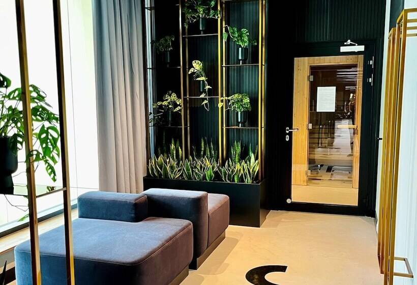 هتل Royal Tulip Warsaw Centre