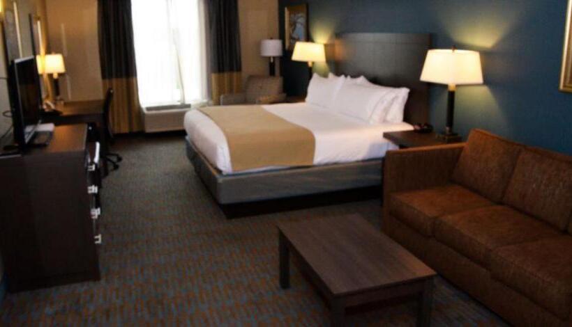 Holiday Inn Express Hotel & Suites Goldsboro   Base Area, An Ihg