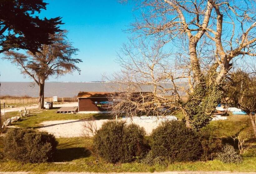 בית מלון כפרי Hôtel   Restaurant La Chaloupe