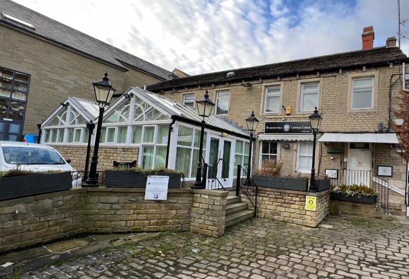 هتل Huddersfield Central Lodge