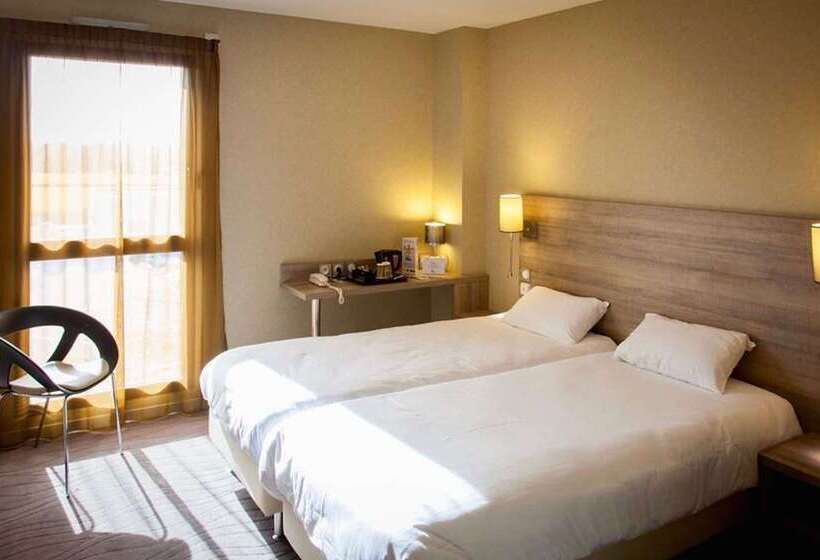 هتل Kyriad Auray