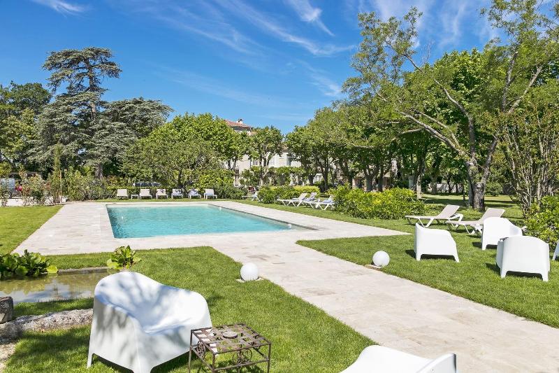 هتل Demeures Et Châteaux Hôtel L Hermitage