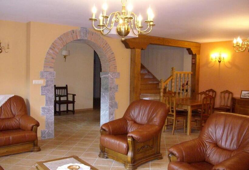 בית מלון כפרי Posada Sobrevilla