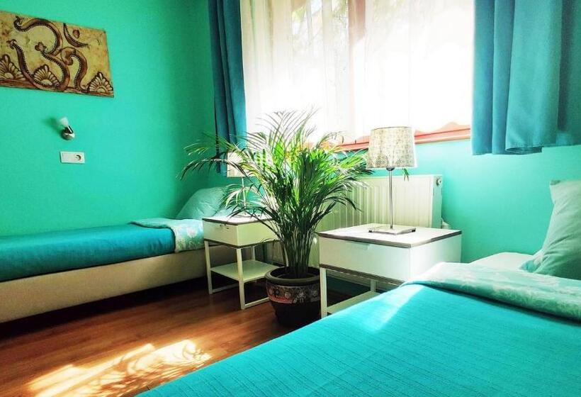 هتل Shantee House