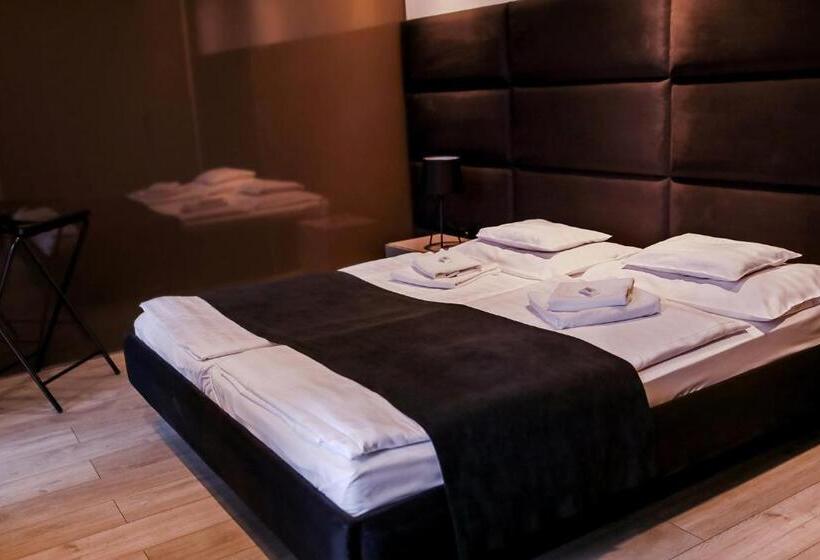 ホテル Sóház Panzió és Apartmanház