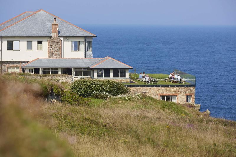 هتل The Lewinnick Lodge