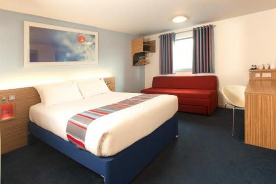 فندق Travelodge Merthyr Tydfil