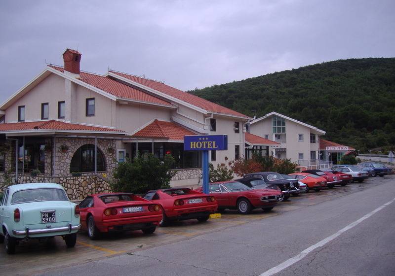 هتل Zlatni Lav
