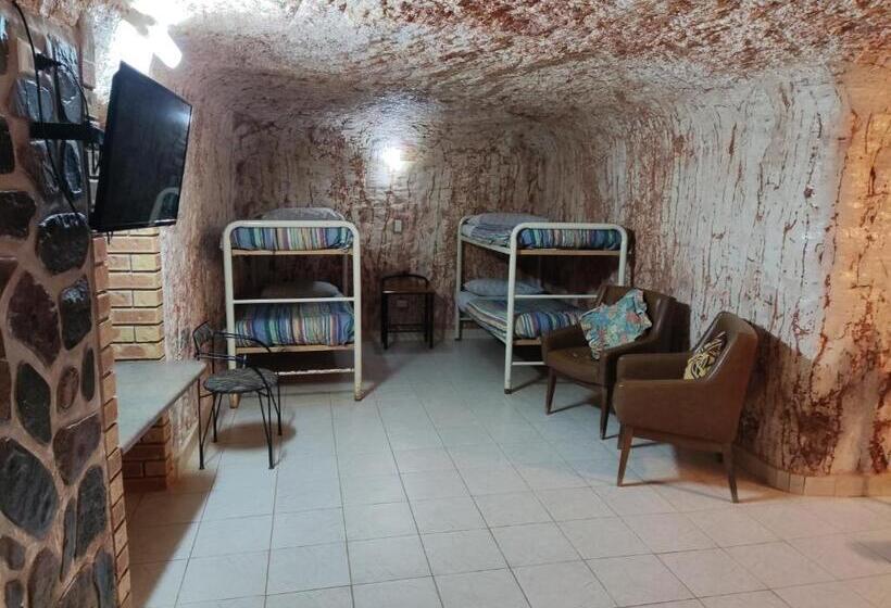 Radeka Downunder Underground Motel