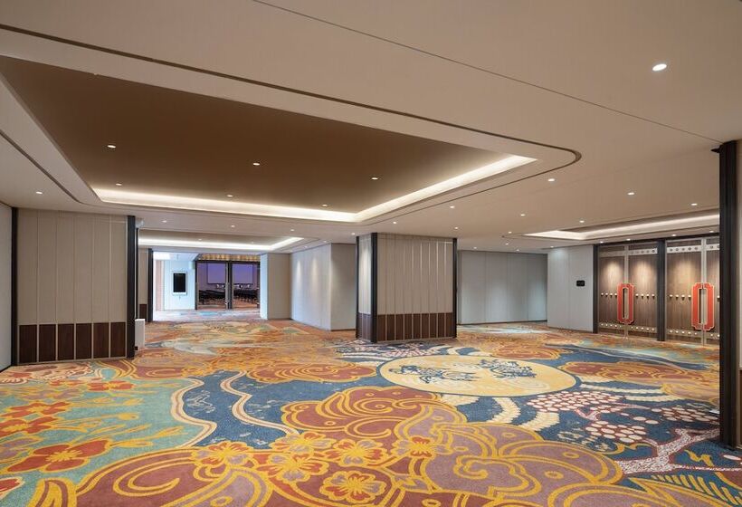 هتل Episode Gading Serpong