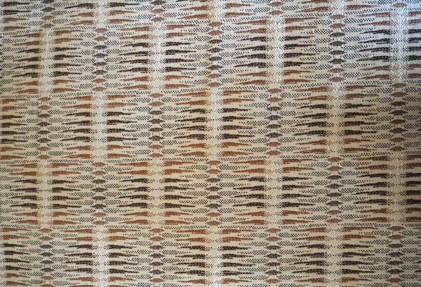 Hypernym Hotel & Suites