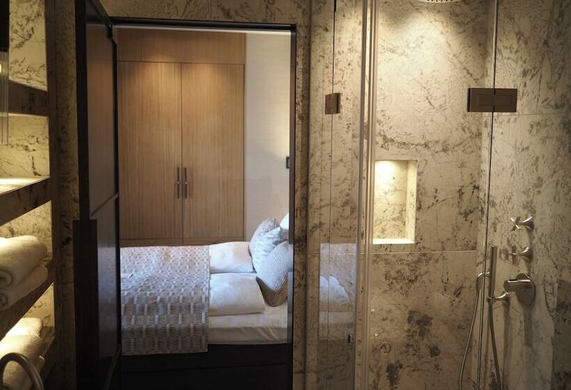 Hypernym Hotel & Suites