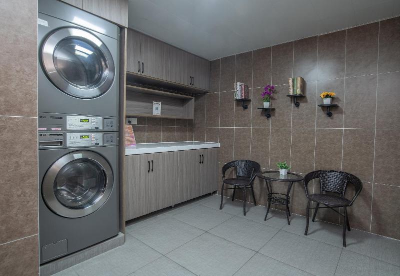 Hotel Hanting Express Hebi He Bi Yu Long Ai Zhi City