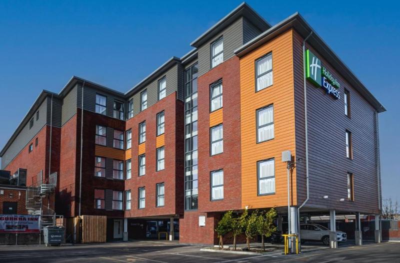 هتل Holiday Inn Express Fleet By Ihg