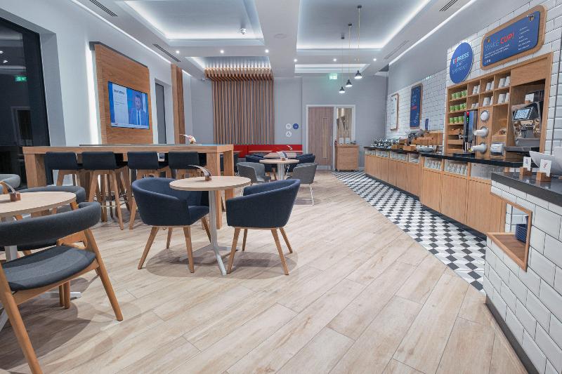 هتل Holiday Inn Express Fleet By Ihg