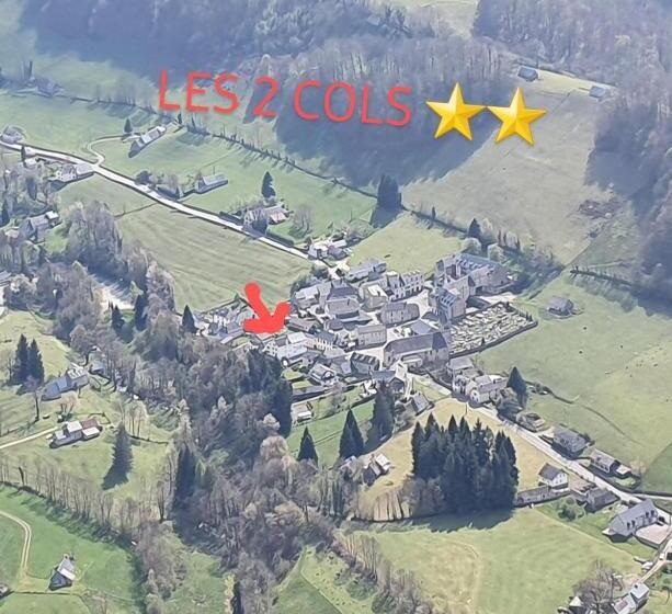 ホテル Hôtel Les Deux Cols