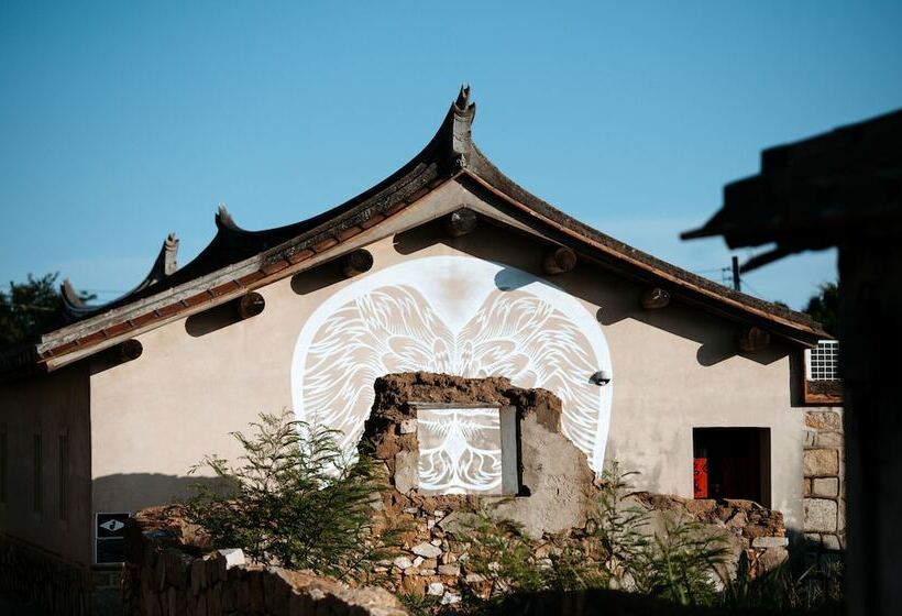 هتل Live Guesthouse