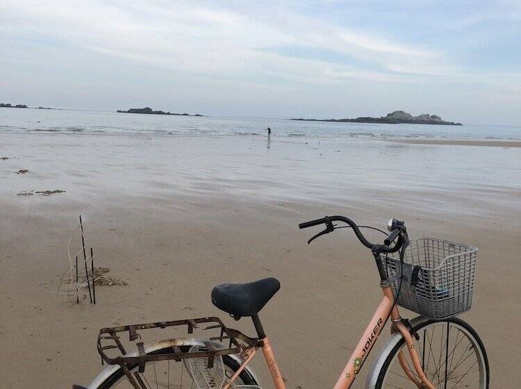 هتل Live Guesthouse