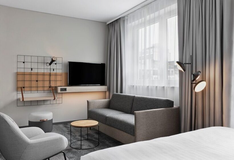 هتل Moxy Duesseldorf City