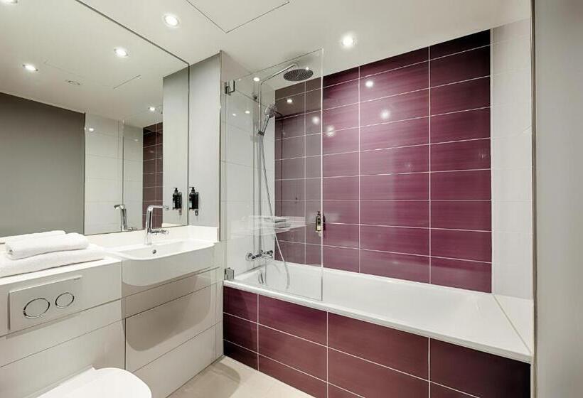 هتل Premier Inn Hamburg City Klostertor