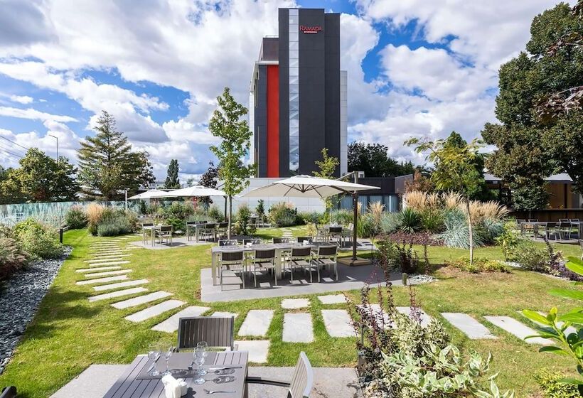 هتل Ramada By Wyndham Slatina Parc