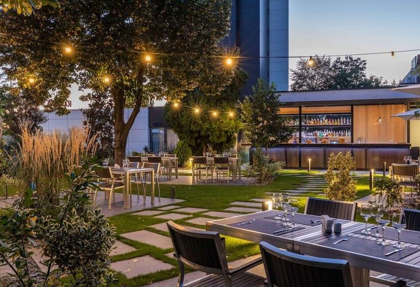 هتل Ramada By Wyndham Slatina Parc