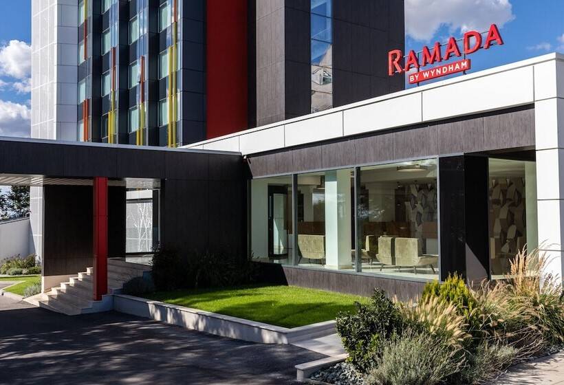 هتل Ramada By Wyndham Slatina Parc