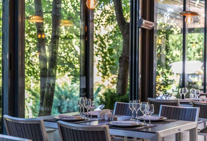 هتل Ramada By Wyndham Slatina Parc