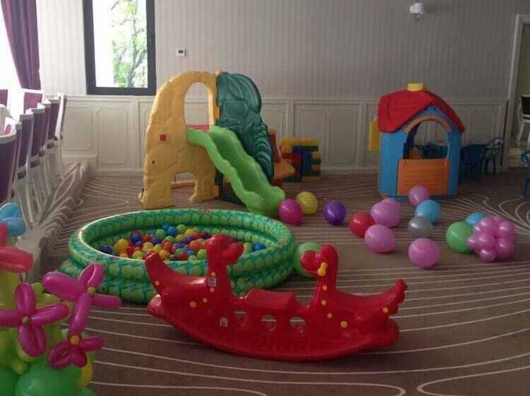 هتل Ramada By Wyndham Slatina Parc