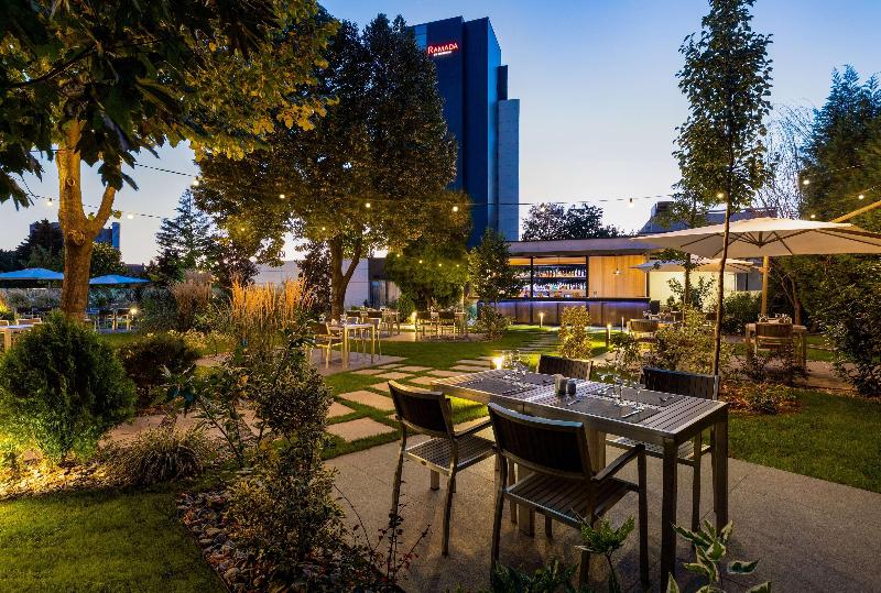 هتل Ramada By Wyndham Slatina Parc