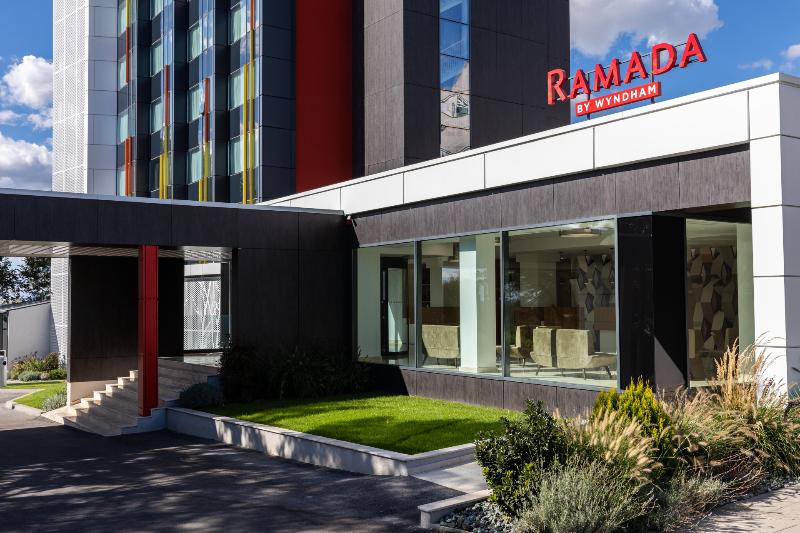 هتل Ramada By Wyndham Slatina Parc