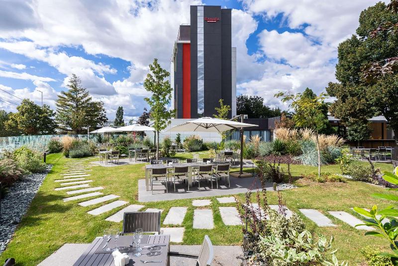 هتل Ramada By Wyndham Slatina Parc