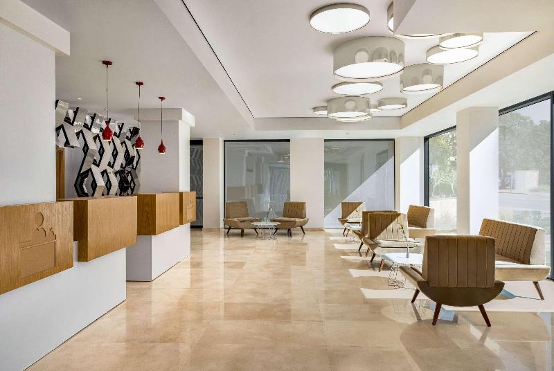 هتل Ramada By Wyndham Slatina Parc