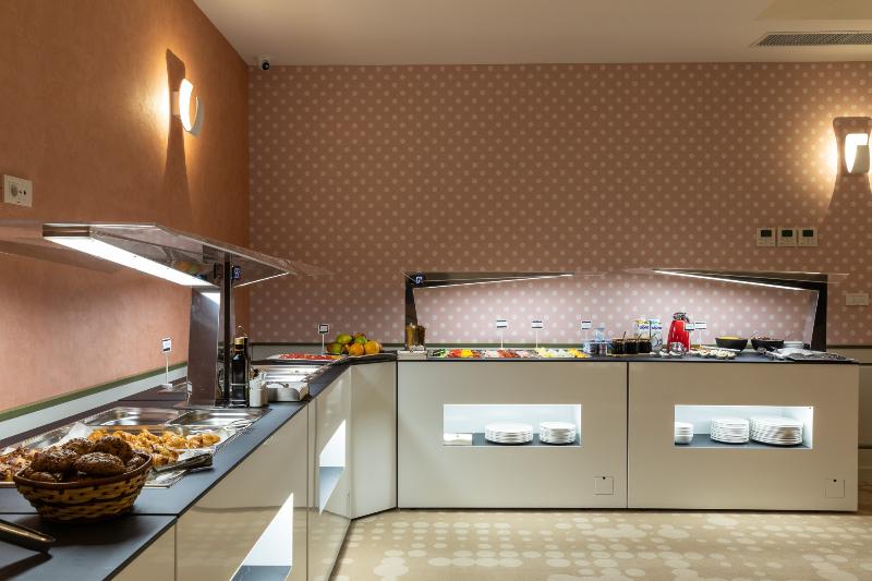 هتل Ramada By Wyndham Slatina Parc