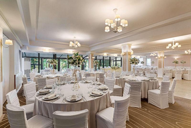 هتل Ramada By Wyndham Slatina Parc