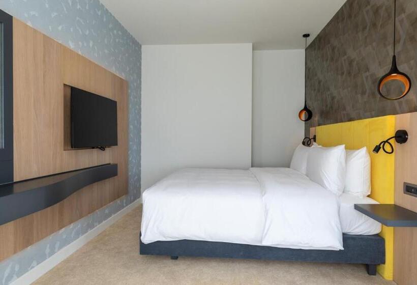 هتل Ramada By Wyndham Slatina Parc
