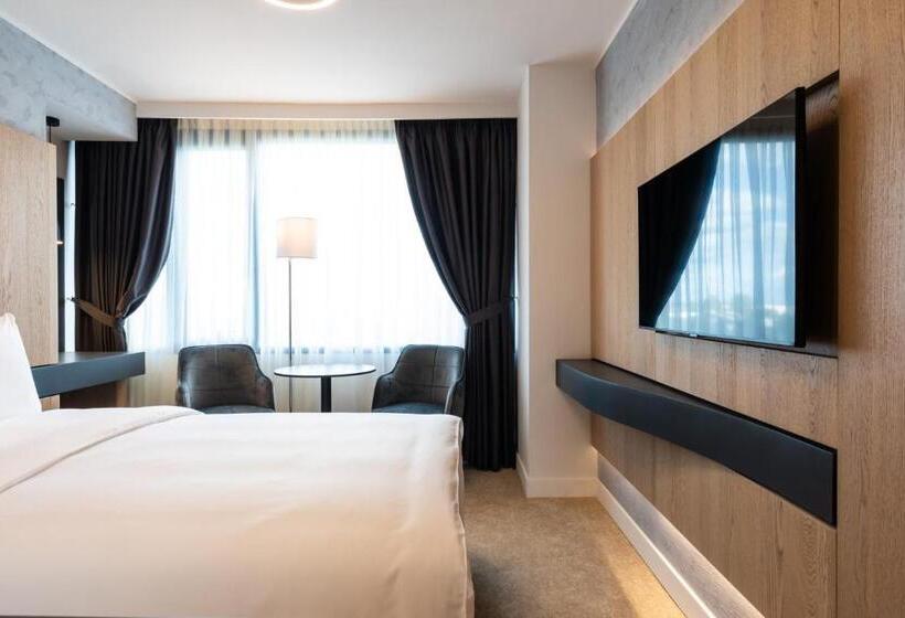 هتل Ramada By Wyndham Slatina Parc