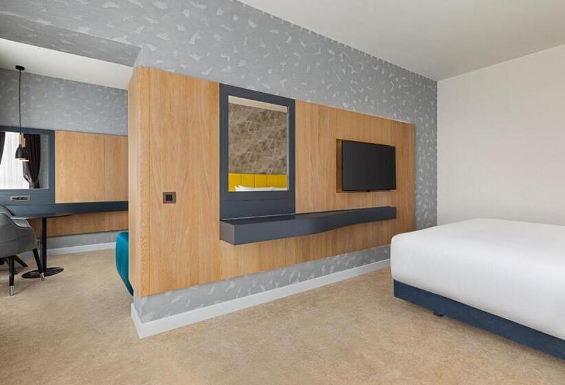 هتل Ramada By Wyndham Slatina Parc