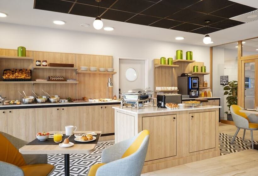 هتل Residhome Paris Senart