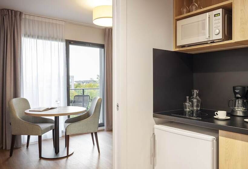 هتل Residhome Paris Senart