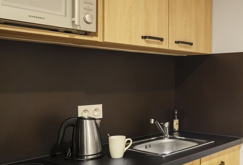 هتل Residhome Paris Senart