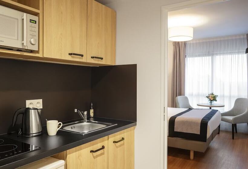 هتل Residhome Paris Senart
