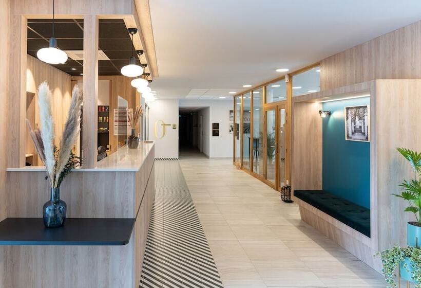 هتل Residhome Paris Senart