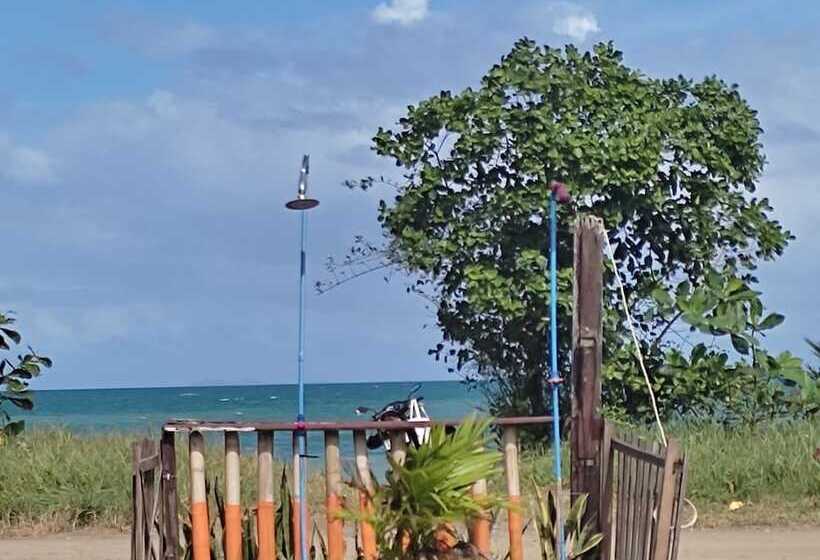 Отель Rmtm S Beachfront Accommodation