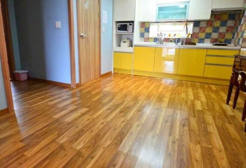 Отель Seocheon Redpungchatiang Pension