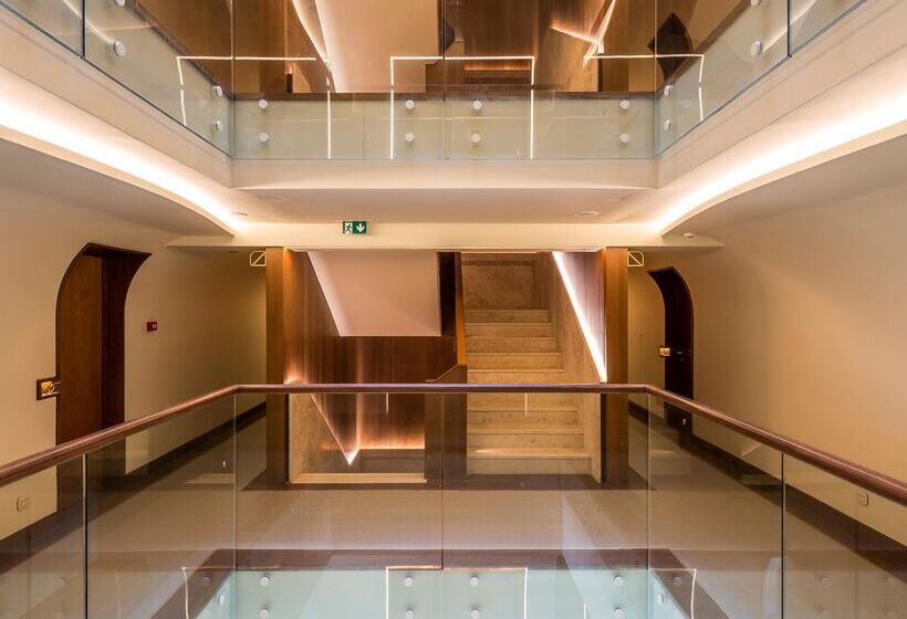 هتل Isla Brown Corinthia Resort & Spa, Curio Collection Hilton