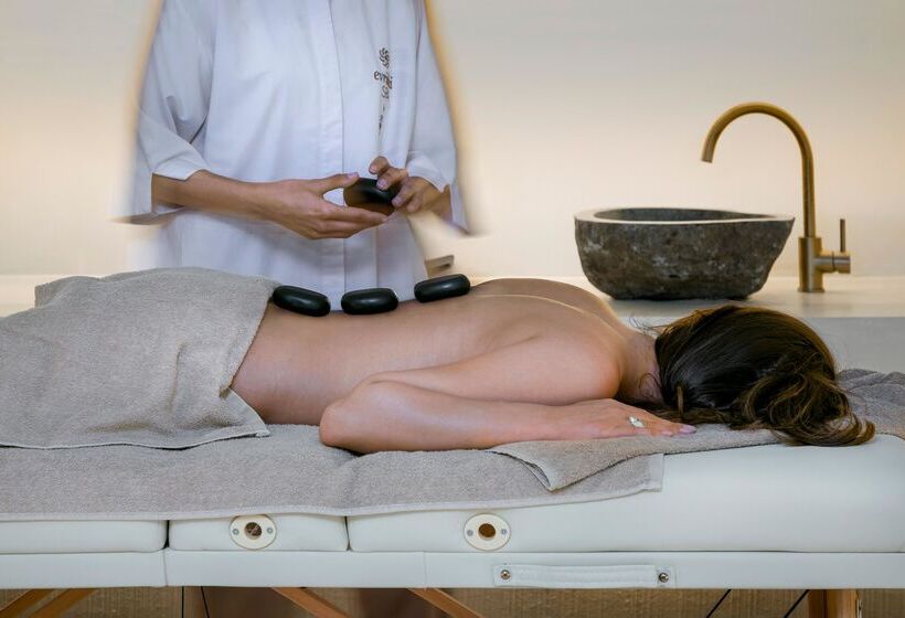 هتل Isla Brown Corinthia Resort & Spa, Curio Collection Hilton