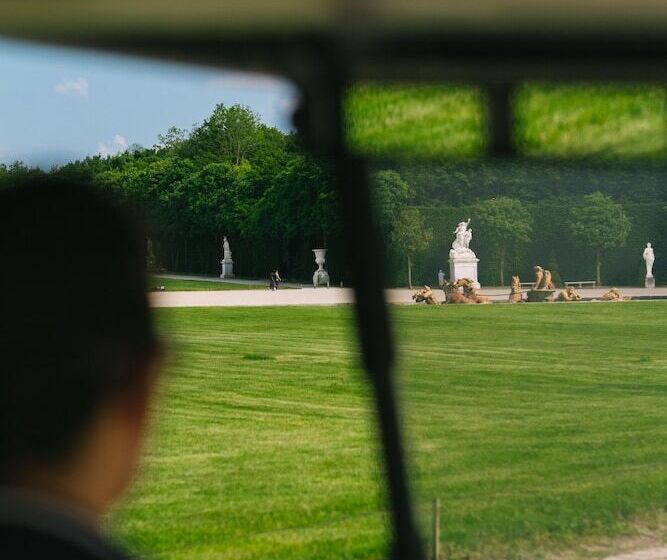 هتل Airelles Château De Versailles, Le Grand Contrôle