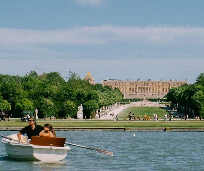 هتل Airelles Château De Versailles, Le Grand Contrôle