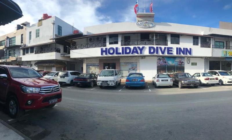 هتل Holiday Dive Inn